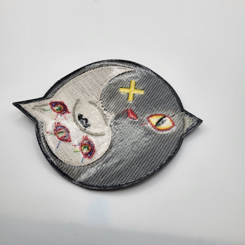 Meow Wolf Yin Yang Iron On Patch Applique 4.5in dia - Picture 2 of 2